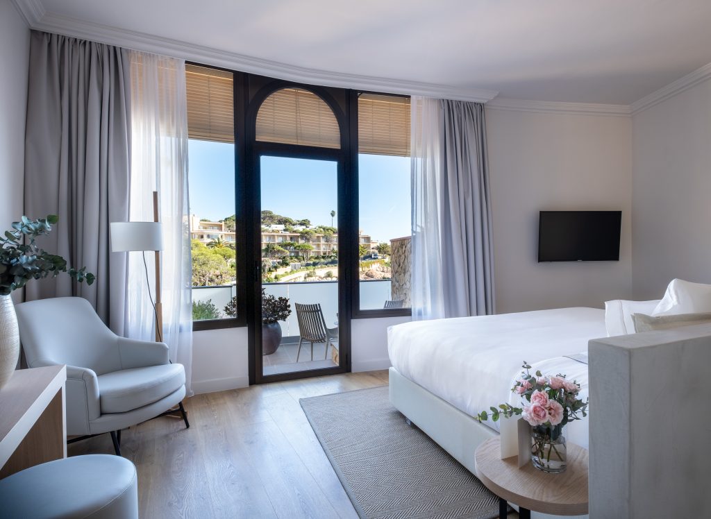 Eden Roc Room